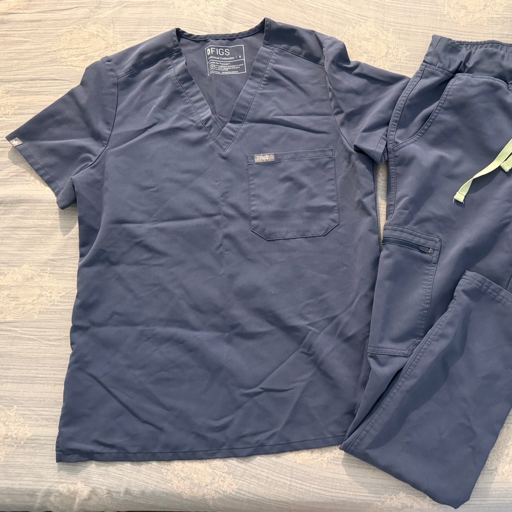 Figs - limited edition Space Gray scrub top
